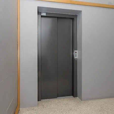 Liiiving In - Invictus Bolhao Market 波尔图