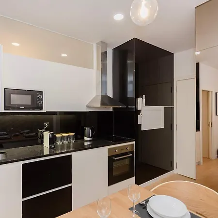 Liiiving In - Invictus Bolhao Market Porto