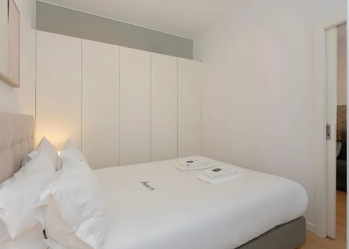 Liiiving In - Invictus Bolhao Market *