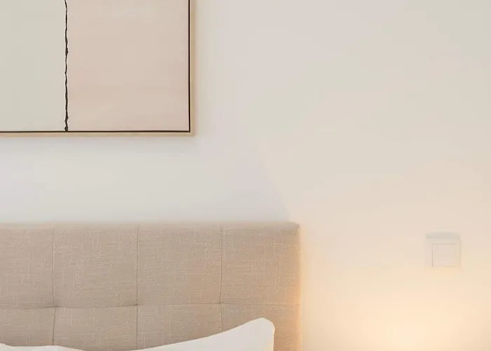 Liiiving In - Invictus Bolhao Market Apartment