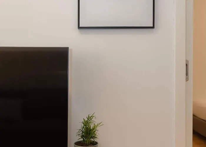 Liiiving In - Invictus Bolhao Market * Porto