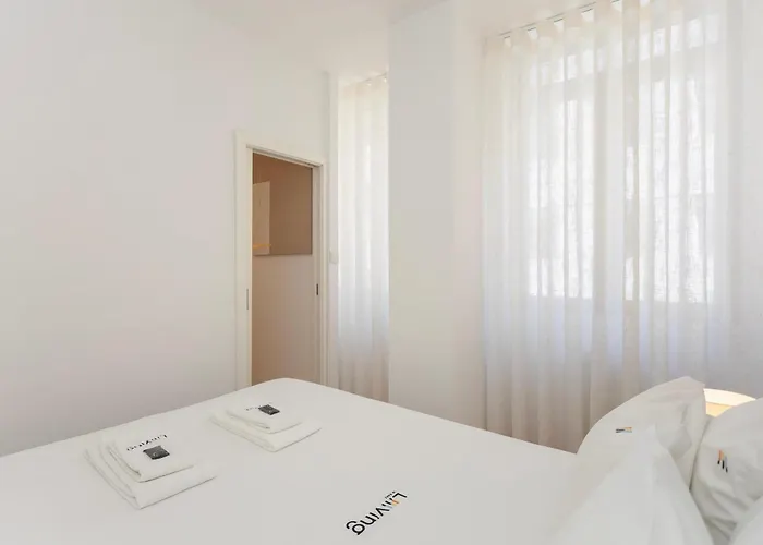 Liiiving In - Invictus Bolhao Market