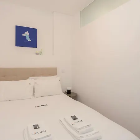 Liiiving In - Invictus Bolhao Market